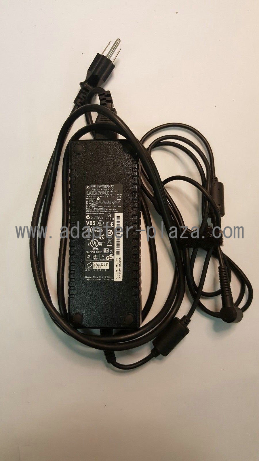 Genuine Delta ADP-135FB B 135W 19V 7.1A AC Adapter